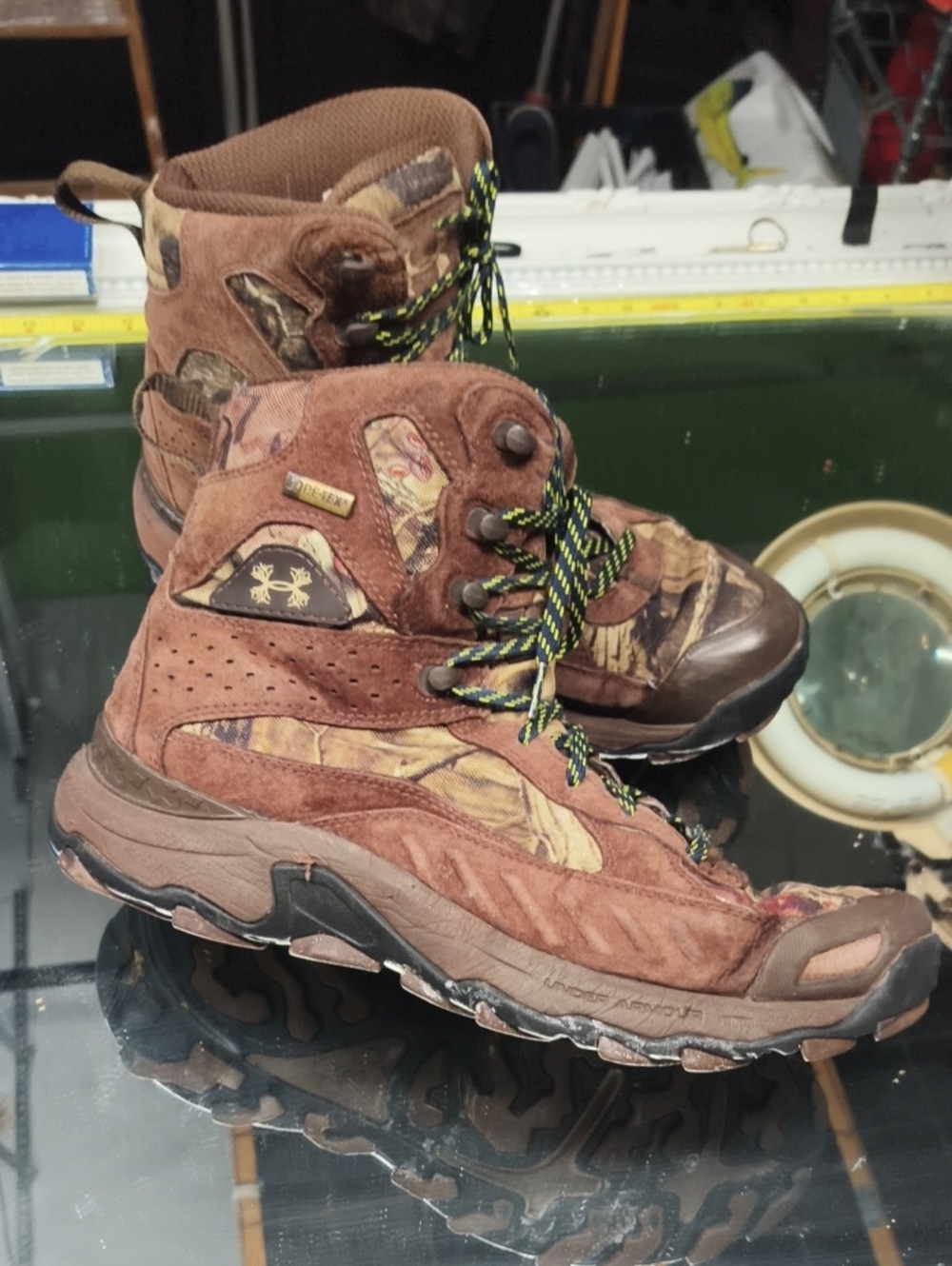 Mens 11 Under Armour Gore-Tex Speed Freek Bozeman camouflage hunting boots.